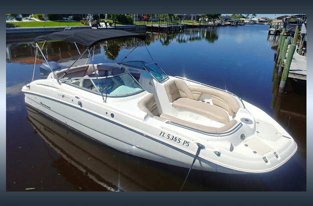 25 foot Hurricane Sundeck SD2400 rental boat